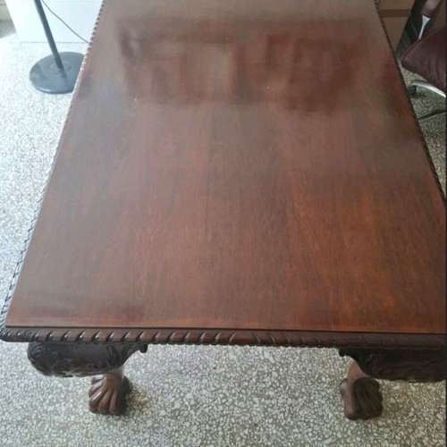 Wooden solid dining table with 8 chairs like new
