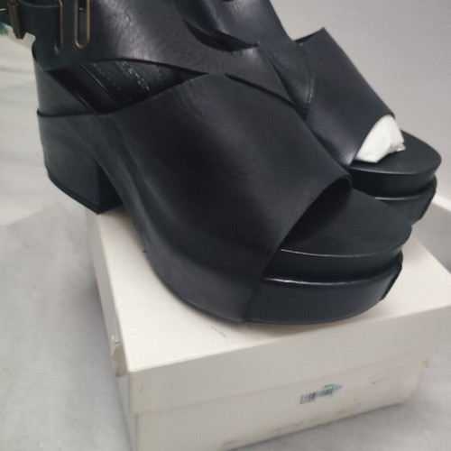 Luca Valentini black leather platform sandals size 38