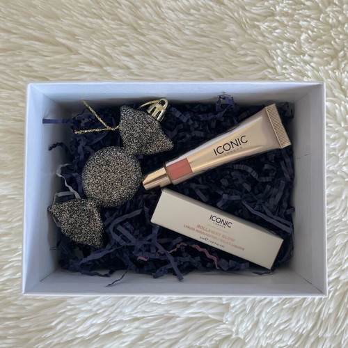 Small Beauty Box new with Iconic London Rose Riot blush and Rose Potion highlighter