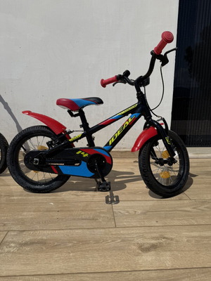 Ideal 14” kids bike like new with new training wheels