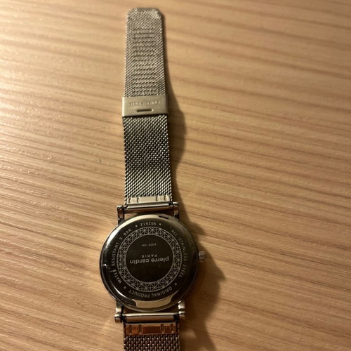 Silver wristwatch like new, worn 3 times