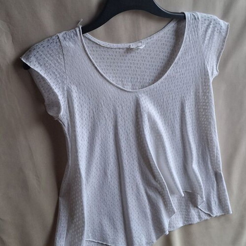 Naiba White Speckled Asymmetric Flowy Top Size S Like New