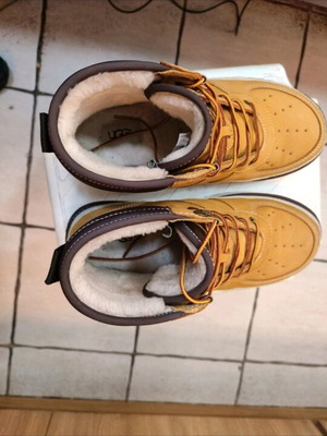 Ugg boots like new, orange, size 41