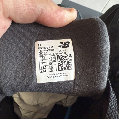 New Balance 9060 sneakers, size 44.5, black