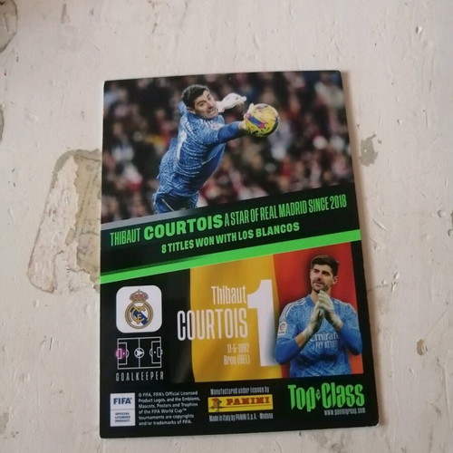 Football cards like new, Courtois and Alison Unbeatable and Max Power