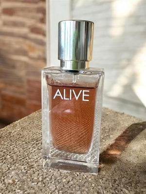 Hugo Boss Alive Eau de Parfum 30ml like new