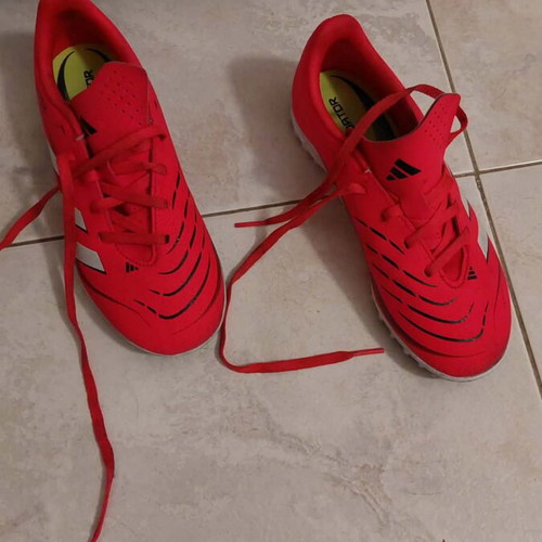 Adidas Predator Club TF turf football shoes like new, red