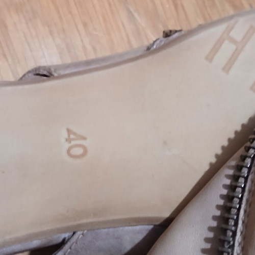 Hispanitas leather women's mules size 40 like new beige