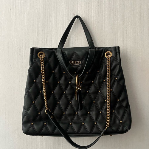 Guess shoulder bag black and gold like new