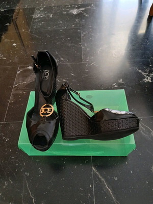 Iceberg sandals used, black patent platform wedges, size 38