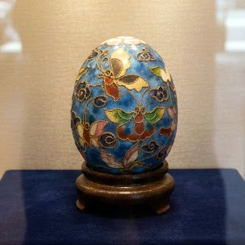Cloisonne Egg collectible, regular size, enamel and gold