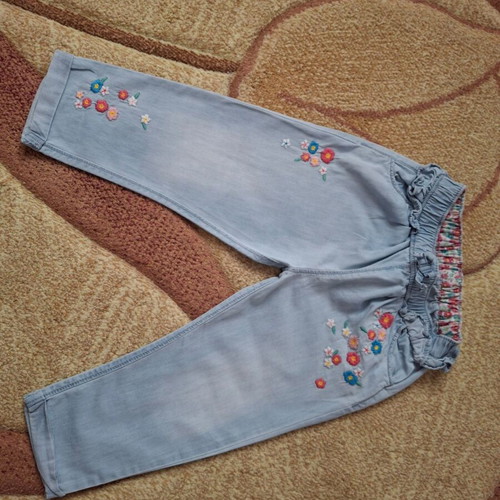 Clothes for 2-year-old girl like new, pack of 3 pants and cardigan