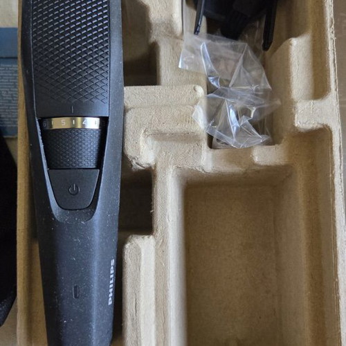 Philips Trimmer rechargeable with hair container