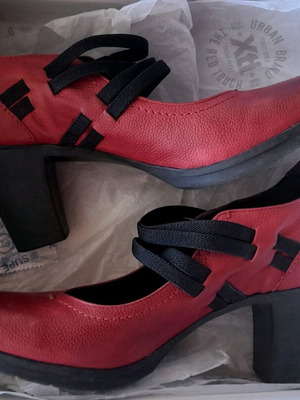 Khrio red leather pumps shoes like new, size 37