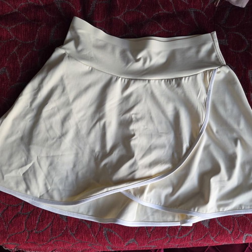 Athletic skirt shorts L/XL new, beige and yellow