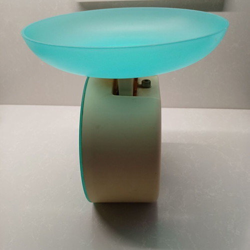 Vintage Altis kitchen scale turquoise plastic, like new, collectible