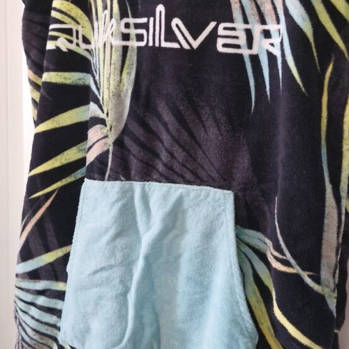 Quiksilver unisex poncho beach towel with hood, tropical design
