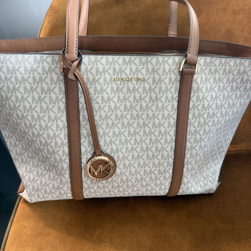 Michael Kors MK Signature Large Tote bag, vanilla and acorn