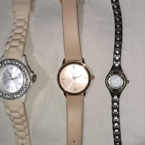Wristwatches women's used, set of 3 pieces