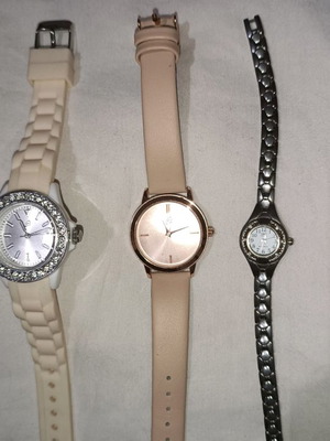 Wristwatches women's used, set of 3 pieces