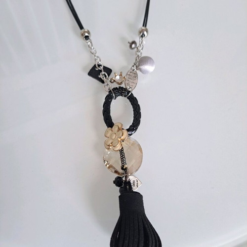 Long necklace like new