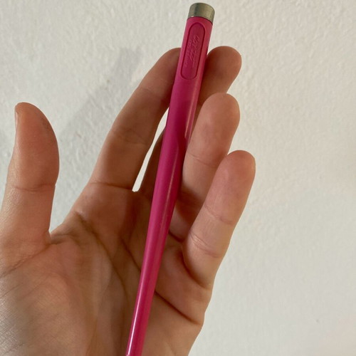 Pink vintage pen like new, over 30 years old, needs nib