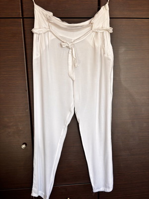 Bellissima women's pants used, white, size medium, salvari style