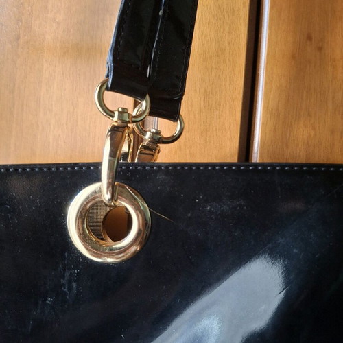 DKNY shoulder bag large black patent leather used with scarf in very good condition