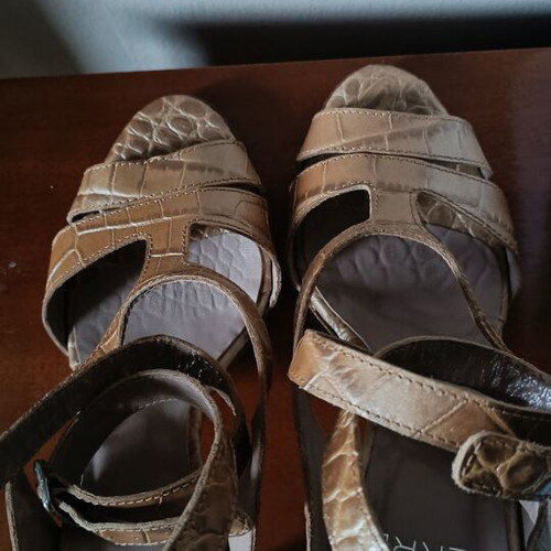 Gianfranco Ferre Croco Leather Sandals Size 37 Like New