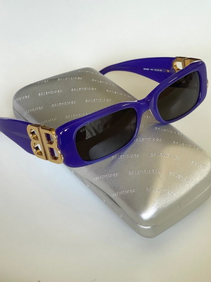 Balenciaga sunglasses purple like new with gold BB logo and silver case