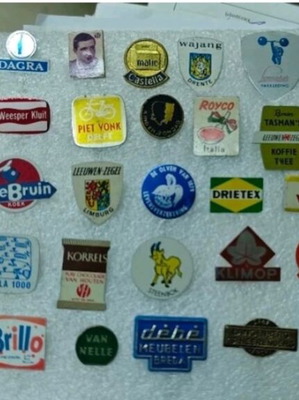 Pins συλλογή από Ολλανδία δεκαετίας 1960 μεταχειρισμένη, σπάνια