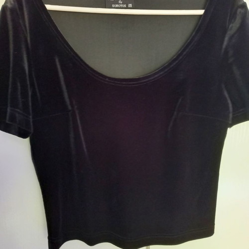 Women's winter black shirt with lace and velvet bust like new, size L