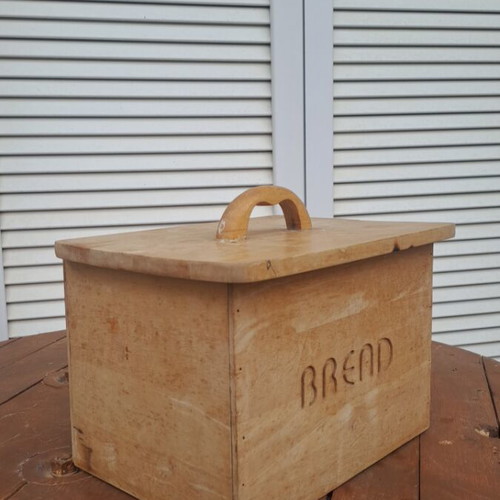Bread box used for bread storage