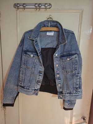 Denim jacket like new, size S, blue