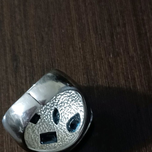 Loisir silver ring in excellent condition with black enamel and blue zircon