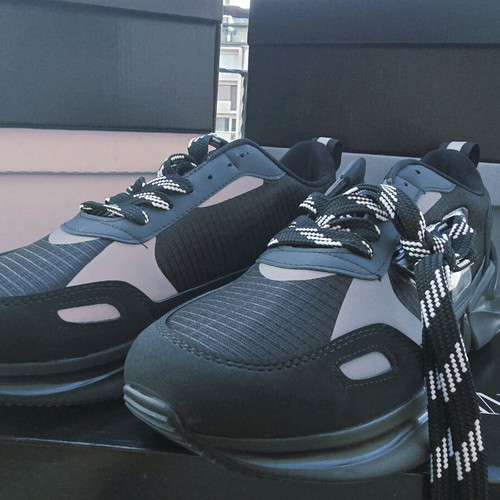 EA7 Emporio Armani men's sneakers like new, black and white