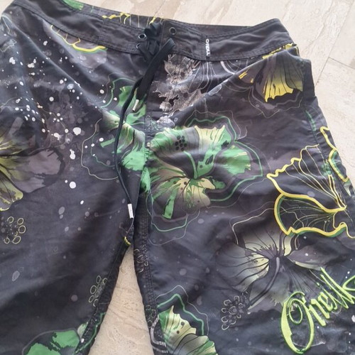 O'Neill Bermuda swim shorts like new, size L, black and green