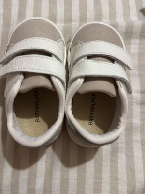 Baby shoes size 20, unworn