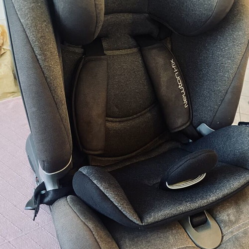 Inglesina Newton i-Fix i-Size car seat used, 2021 model