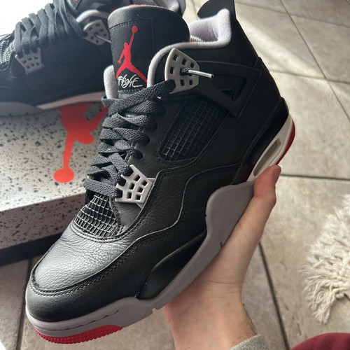 Jordan 4 Bread Reimagined sneakers like new, size 44.5, black and red