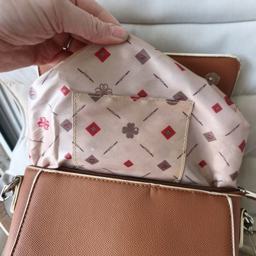 Doca crossbag like new, white and brown