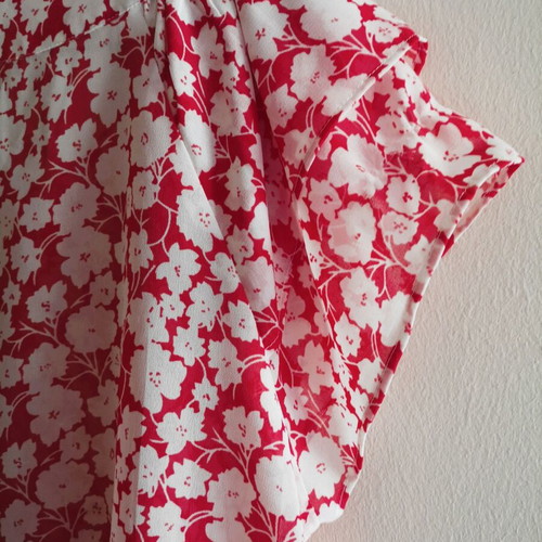 Floral sleeveless blouse F&F used, white and fuchsia, size XL