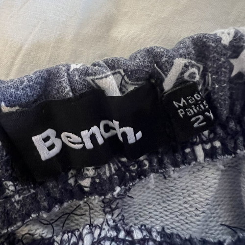 Set of shorts and sleeveless top like new, 2-3 years