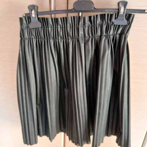 Leather skirt like new, black, size S