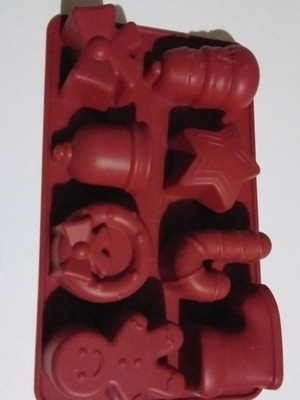 Silicone muffin molds Christmas themed like new