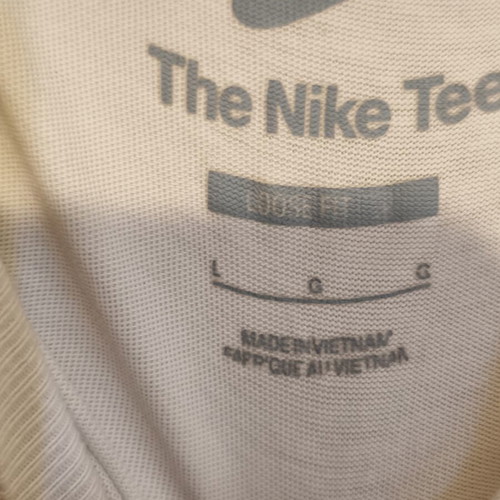 Nike men's mako t-shirt size large, like new, white with print