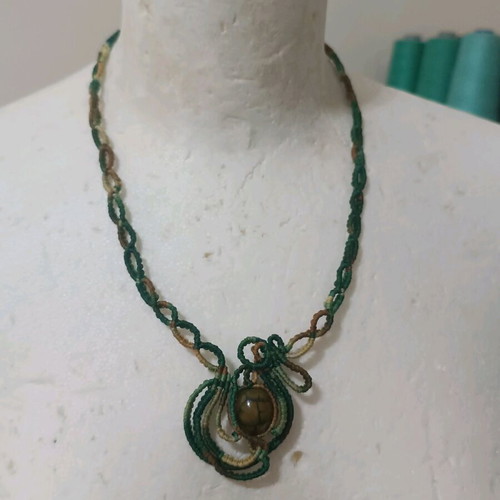 Macrame necklace with agate new, handmade