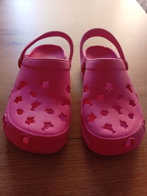Gioseppo Kids beach clogs size 32/33 like new, pink