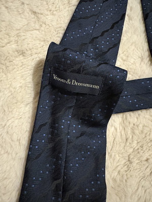 Ties like new