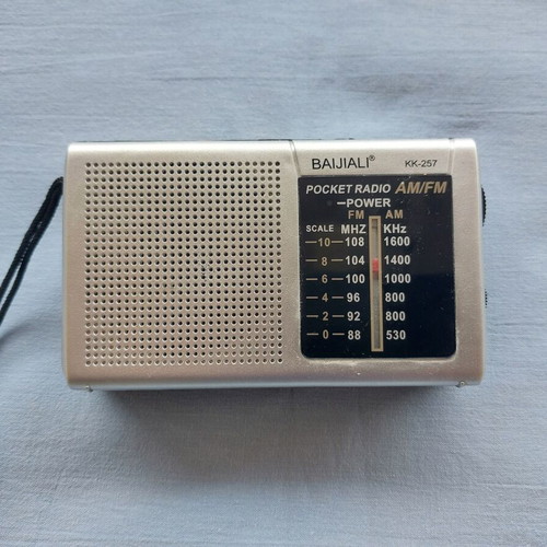 Baijiali KK257 portable analog radio used, vintage transistor AM/FM